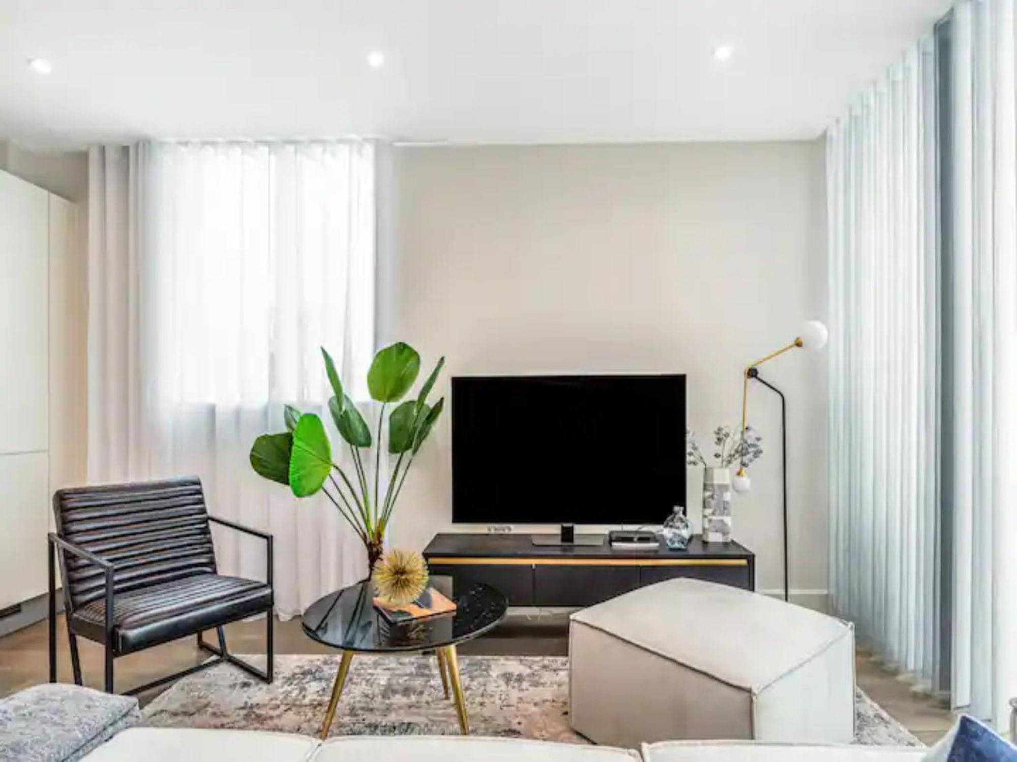 Pass The Keys Penthouse Oasis In Trendy Fulham Lägenhet London Exteriör bild