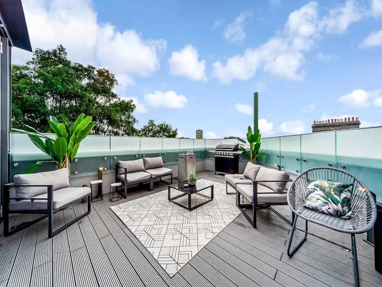 Pass The Keys Penthouse Oasis In Trendy Fulham Lägenhet London Exteriör bild